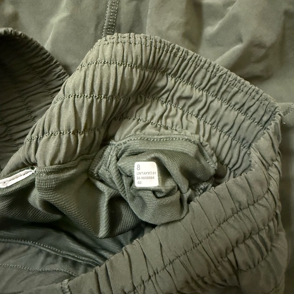 LuLu Lemon Hotty Hot Shorts - Picture 6 of 6